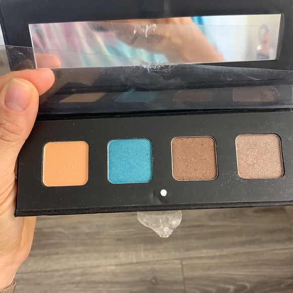 BUNDLE OF E.L.F. MAKEUP - Picture 10 of 16